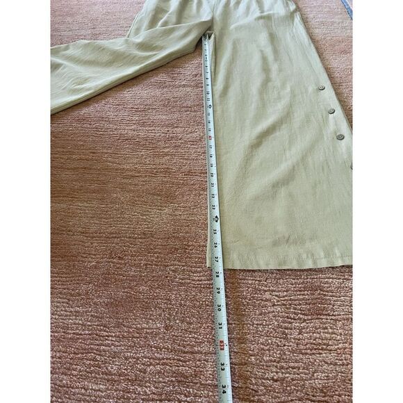 NWOT Beige Wide-Leg Women’s Button Detail Jumpsuit – Size M - Picture 6 of 10